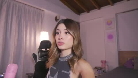 Cat independent model  online show from September 25, 2:29 am