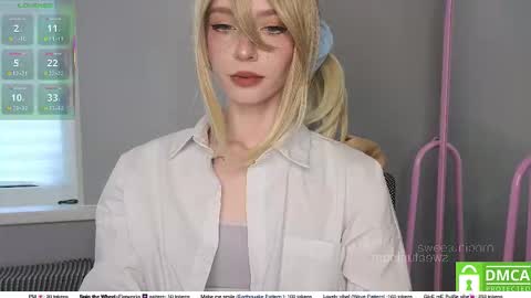 Snapshot of sweetuniporn chatting on October 5, 7:50 am Elis a little vacation Ill be here Saturday my schedules in bio online show from October 5, 7:50 am