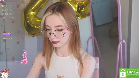 Snapshot of sweetuniporn chatting on January 20, 7:47 am Elis a little vacation Ill be here Saturday my schedules in bio online show from January 20, 7:47 am
