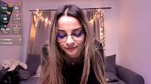 sweetviperr_ online show from February 6, 9:17 pm