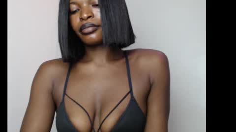 sweetxxboobsx online show from October 3, 8:28 pm
