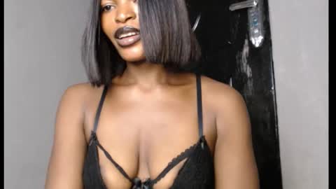 sweetxxboobsx online show from February 18, 7:35 pm