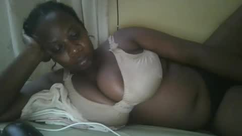 sweetyass25 online show from December 2, 7:01 pm