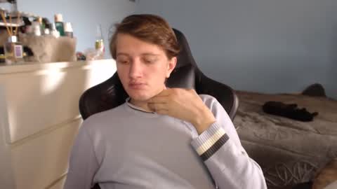 Cat online show from February 28, 9:46 am