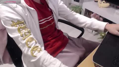 SwetLittleBoy4u online show from December 2, 10:08 pm