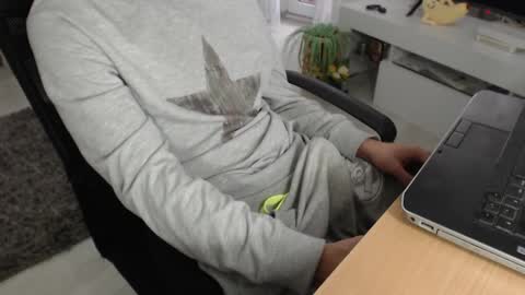 SwetLittleBoy4u online show from November 12, 6:05 am