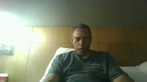 swimmerbod2495 online show from April 1, 3:07 am