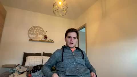 syl092 online show from February 2, 2:03 pm