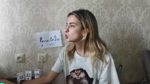 Emily online show from July 21, 1:24 pm