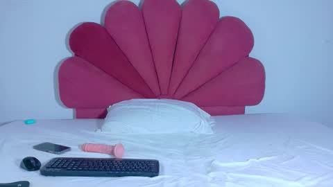 Snapshot of sylvie_1 chatting on October 2, 2:38 pm Sylvie online show from October 2, 2:38 pm