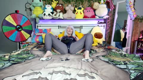 Snapshot of syndica chatting on October 1, 11:25 pm Jennah online show from October 1, 11:25 pm
