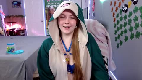 Snapshot of syndica chatting on October 17, 11:31 pm Jennah online show from October 17, 11:31 pm
