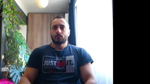 Snapshot of t_huracane chatting on February 27, 6:13 am Huracane online show from February 27, 6:13 am