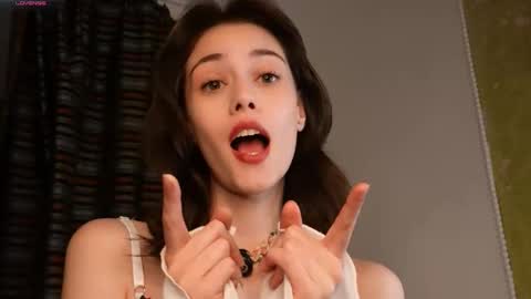 Snapshot of t_tragedienne chatting on October 28, 1:45 pm Heeey im Helena3 -- fav555100333 -- pvts only premium and after my public show 3 online show from October 28, 1:45 pm