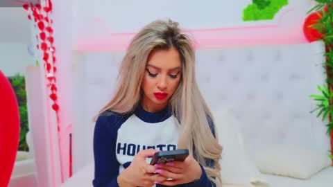 Snapshot of taahiraarabian chatting on February 15, 1:53 am Arianna online show from February 15, 1:53 am