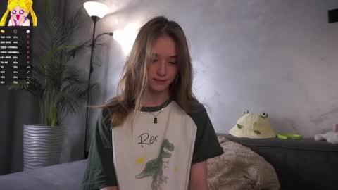 Mia online show from March 27, 1:44 am