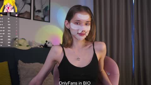 Mia online show from February 12, 3:43 am