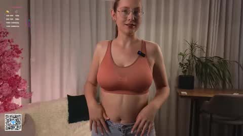 Snapshot of taithelme chatting on October 9, 1:22 am Molly online show from October 9, 1:22 am