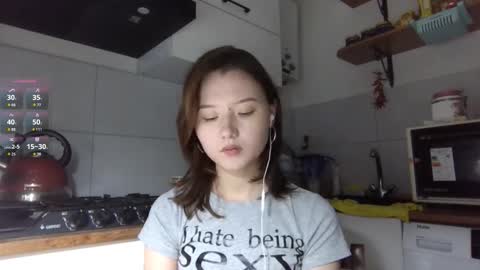 Lily online show from November 22, 3:32 pm