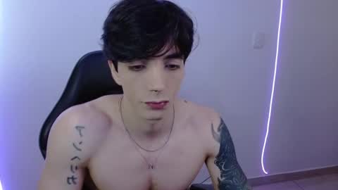 takeru___ online show from December 5, 2:15 pm