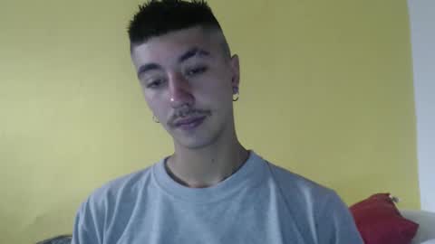 talhi_ online show from November 18, 7:06 pm