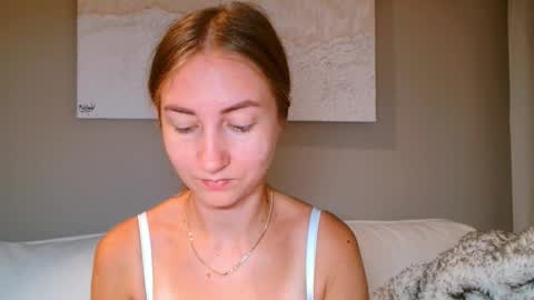 Snapshot of taliiyafiredream chatting on October 17, 7:12 am Kira online show from October 17, 7:12 am