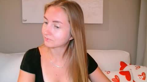 Snapshot of taliiyafiredream chatting on October 9, 5:24 am Kira online show from October 9, 5:24 am