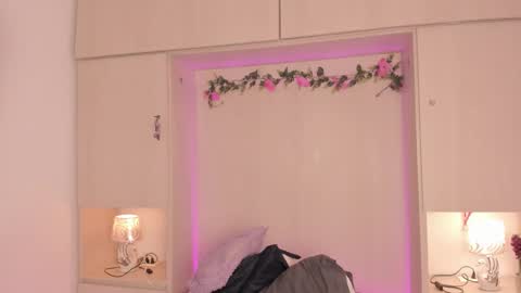  T A R A  online show from December 23, 4:07 am