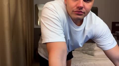 Snapshot of tasty_justin chatting on September 17, 11:30 pm My shows 2100500 UTC3 online show from September 17, 11:30 pm