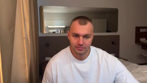 Snapshot of tasty_justin chatting on September 29, 5:50 am My shows 2100500 UTC3 online show from September 29, 5:50 am