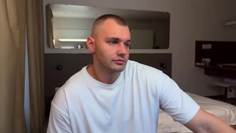 Snapshot of tasty_justin chatting on September 19, 4:27 am My shows 2100500 UTC3 online show from September 19, 4:27 am