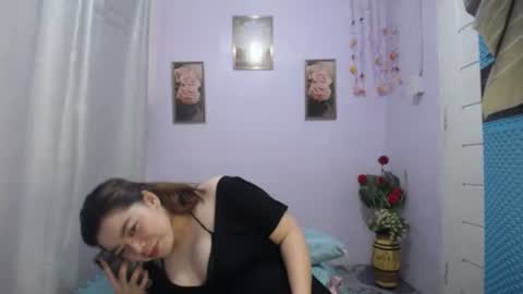 ALLIE online show from April 18, 7:07 pm