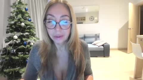 tati74 online show from December 16, 9:15 am