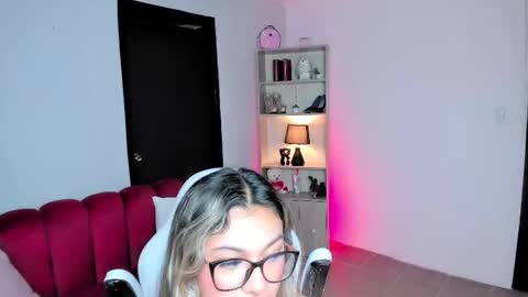 Snapshot of tatiana_mendoza chatting on October 4, 7:33 pm tatiana_mendoza online show from October 4, 7:33 pm
