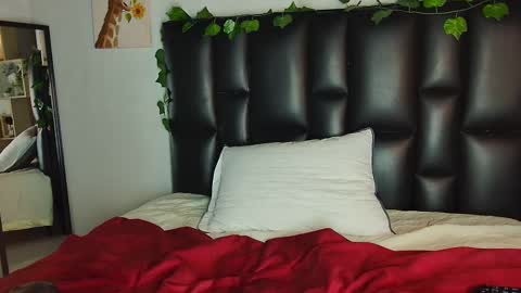 Snapshot of tatiana_mendoza chatting on March 8, 4:50 pm tatiana_mendoza online show from March 8, 4:50 pm