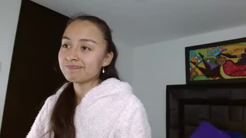 Tati online show from February 19, 3:49 pm