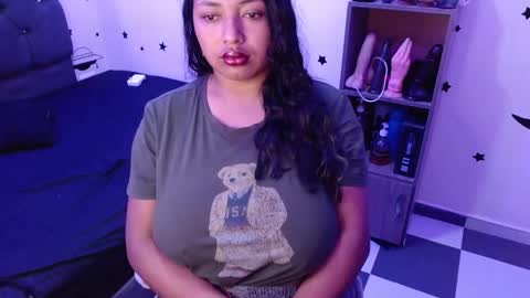 Snapshot of tatiana_wd chatting on February 23, 1:32 pm tatiana online show from February 23, 1:32 pm