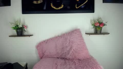 Noah online show from February 14, 5:59 pm