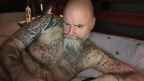 Tattooeddilf 01 online show from October 28, 12:22 am