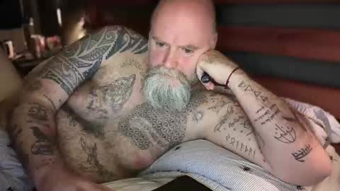 Tattooeddilf 01 online show from October 23, 10:21 pm