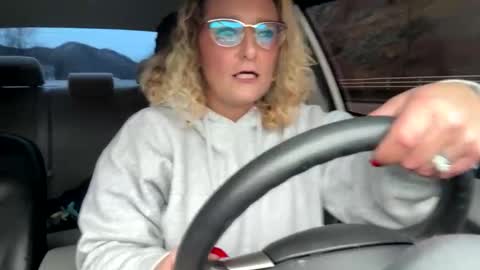 Lisa Lovely online show from February 12, 5:37 pm