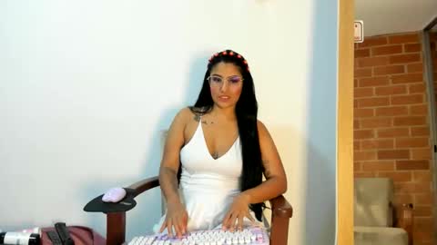 Tatiana Gomez online show from May 4, 3:46 am