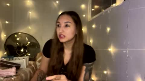 Mia online show from January 17, 3:43 pm