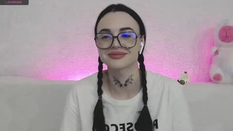 Taya online show from November 13, 4:53 pm