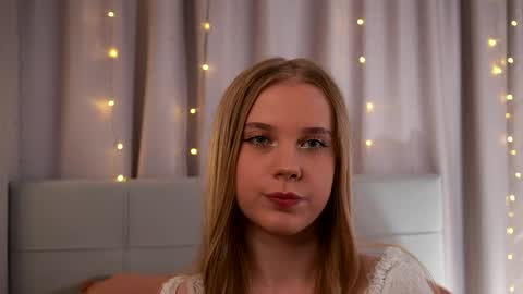Taya online show from June 2, 6:43 pm