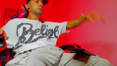 tayer_bennet online show from October 6, 7:20 pm