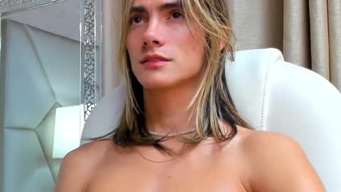 Snapshot of tayler_swift1 chatting on January 18, 10:06 am tayler_swift1 online show from January 18, 10:06 am