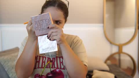 Teylor  Kim online show from October 22, 7:48 pm