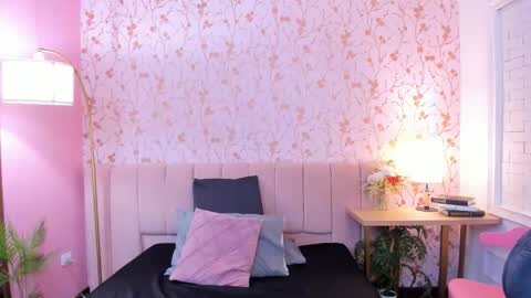 Taylor Bennet online show from February 7, 11:57 am