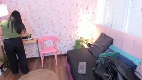 Taylor Bennet online show from April 20, 6:11 pm